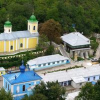 Тур в Молдову из Одессы. Монастырь Сахарна.
