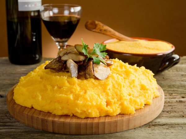 Туры в Молдову. Национальная кухня. Мамалыга